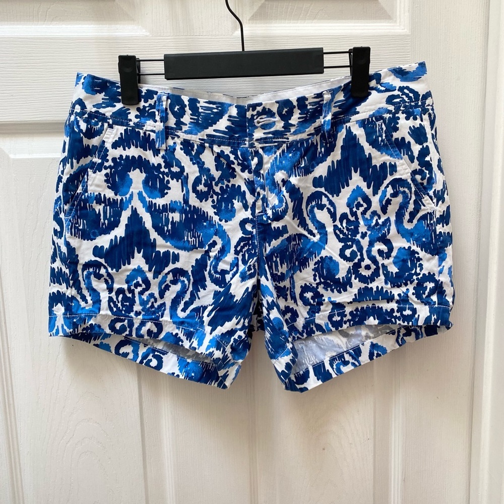 Lilly Pulitzer blue white callahan short